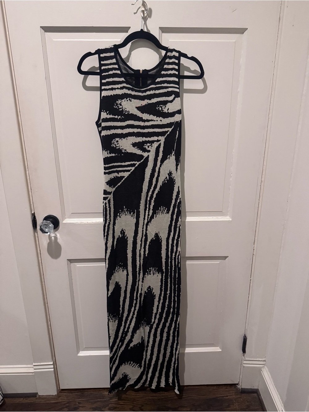 Commense Black & White Knit Maxi Dress